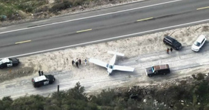 "Слышал, как плачет бабушка": Неопытный пилот чуть не угробил семью, но сумел посадить самолёт