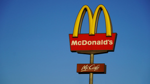 McDonald's подтвердил закрытие ресторанов в Казахстане из-за проблем с поставками
