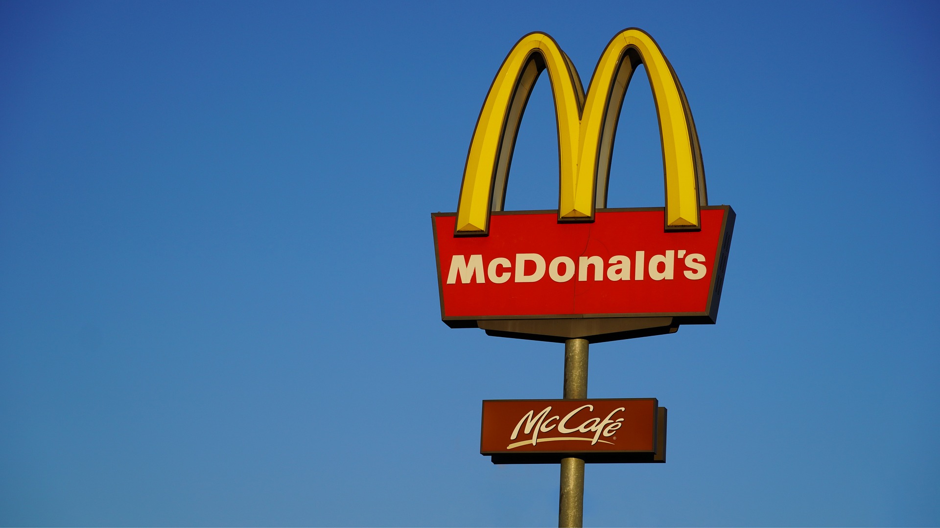 McDonalds подтвердил закрытие ресторанов в Казахстане из-за проблем с поставками