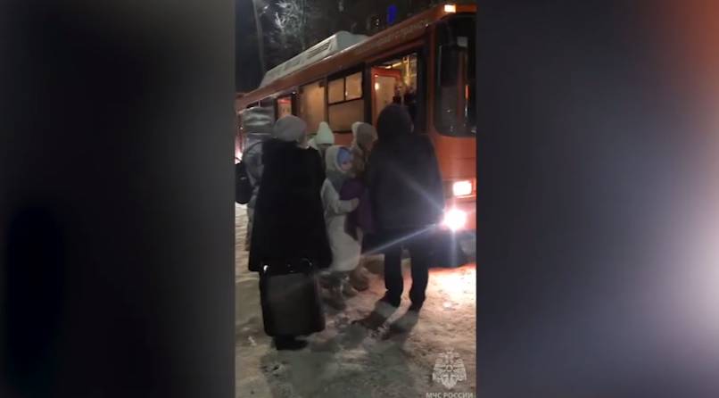 В Нижегородской области спасли замерзающих на трассе пассажиров сломавшегося автобуса
