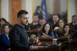 Зеленский приостановил гражданство 13 священников канонической УПЦ