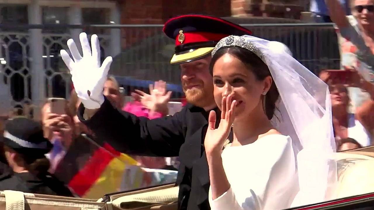 Принц Гарри раскрыл подробности ссоры с королевским стилистом из-за тиары Меган Маркл