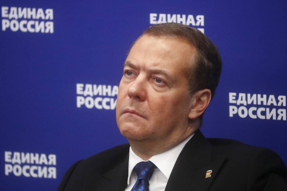 Медведев рассказал, как нужно действовать с предателями, желающими 