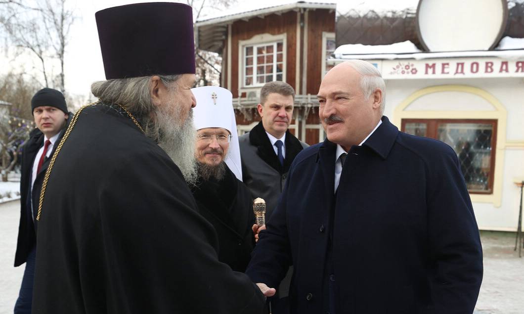 "Беглые меня всё хоронят": Лукашенко опроверг фейки о "болезнях", пообещав жить дальше
