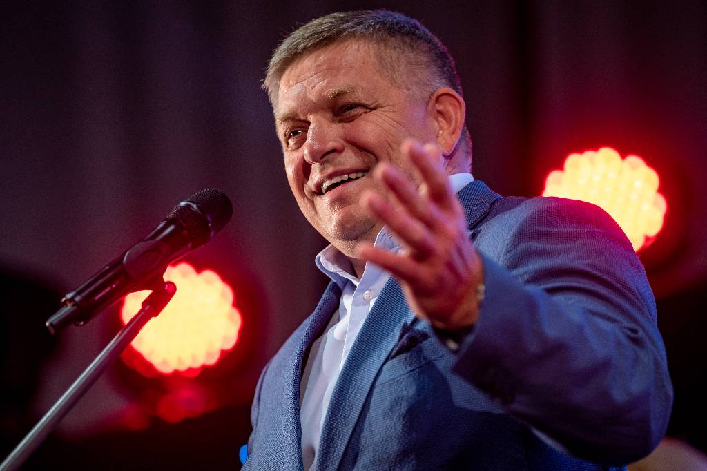 Пророссийская партия экс-премьера Фицо победила на выборах в Словакии