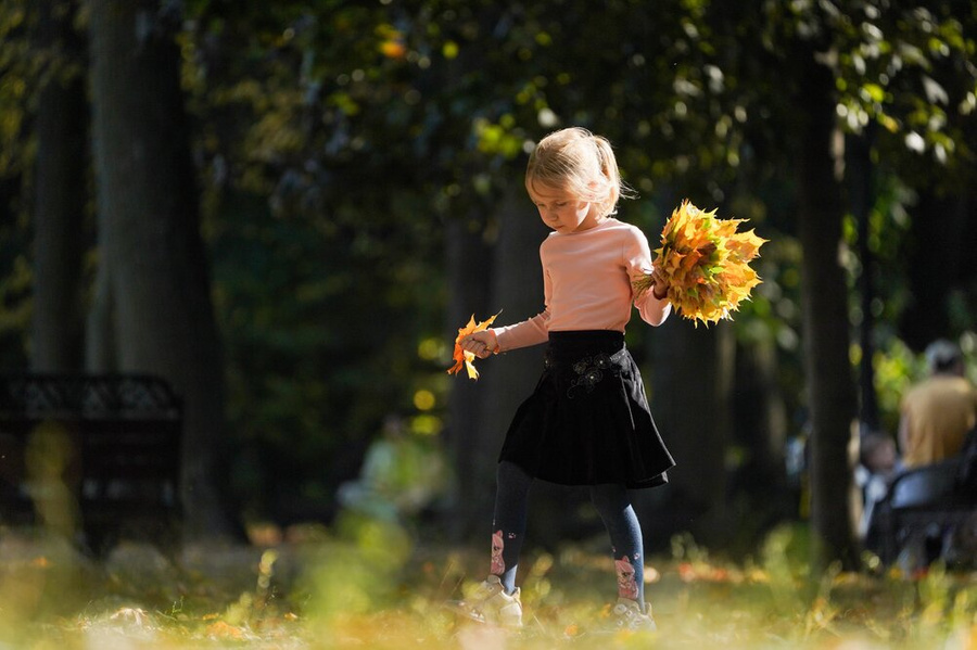 Девочка в парке "Царицыно" в Москве. Обложка © Агентство "Москва" / Пелагия Тихонова