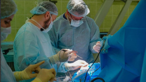 В Подмосковье врачи впервые удалили пациенту опухоль мозга с пробуждением во время операции