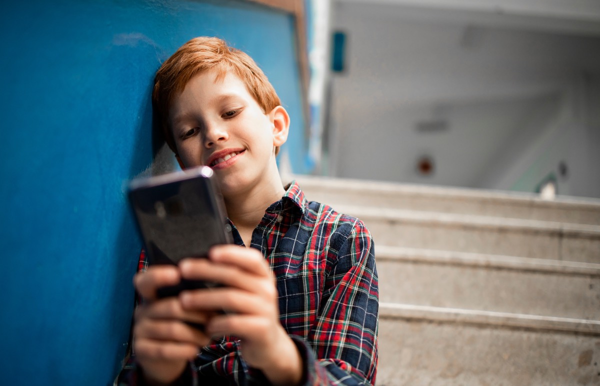 В России предложили запретить смартфоны в школах