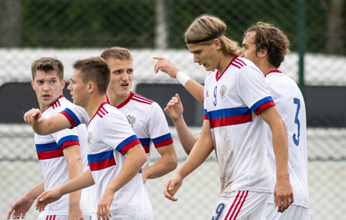 Молодёжная сборная РФ по футболу обыграла 