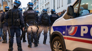 Восемь человек задержали из-за убийства учителя в школе во Франции