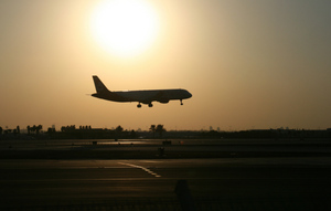 Первый эвакуационный рейс с украинцами вылетел из Израиля в Румынию