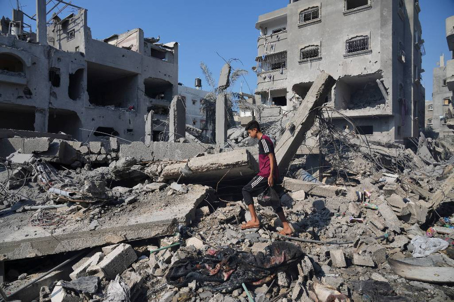 Последствия израильских авиаударов. Обложка © AP / TASS / Hatem Moussa