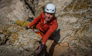 Российская альпинистка Оленёва погибла в результате падения в расщелину в Непале