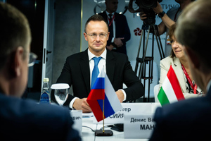 В Венгрии признали неспособность санкций поставить Россию "на колени"