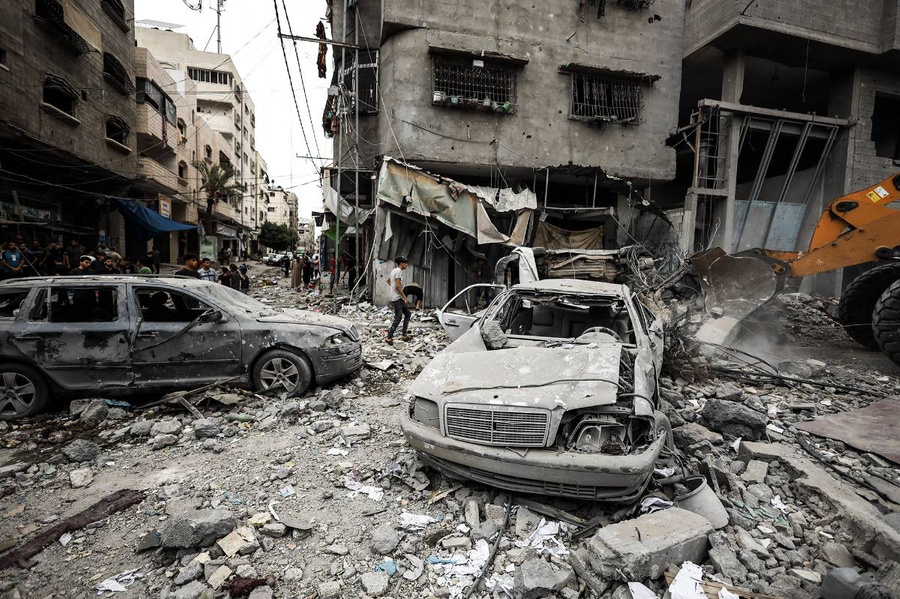 Последствия авиаударов Израиля по сектору Газа. Обложка © Getty Images / Sameh Rahmi / NurPhoto