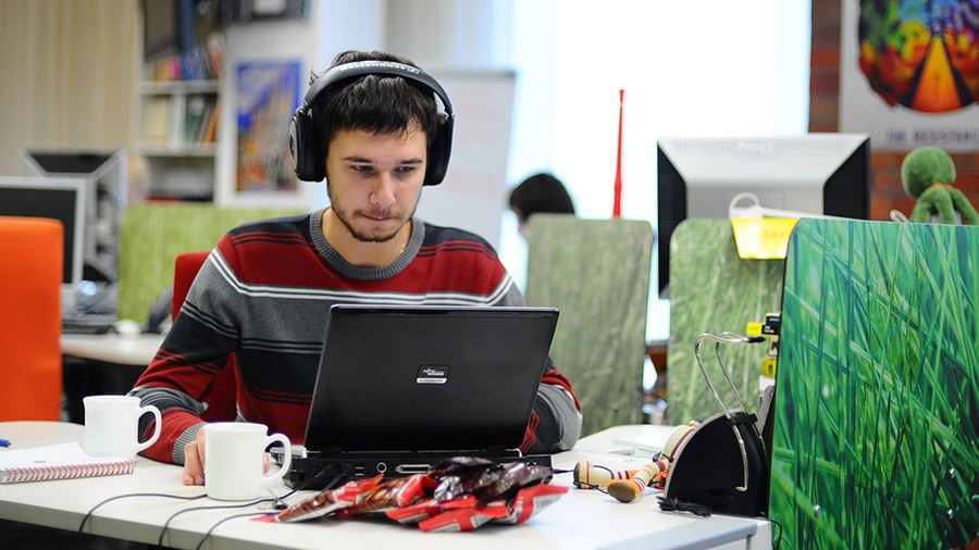 Сегодня больше всего на слуху нехватка кадров в IT-индустрии. Фото © ТАСС / Валерий Шарифулин