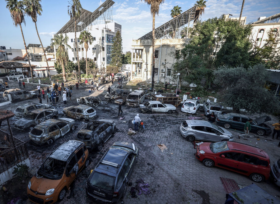Последствия удара по баптистской больнице "Аль-Ахли" в Газе. Фото © Getty Images / Ali Jadallah / Anadolu