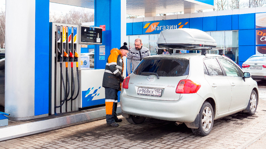 На бирже снова стали расти цены на бензин и дизель. Обложка © Shutterstock