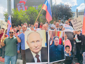 Палестинцы вышли на митинг против Израиля с портретом Путина и флагами России