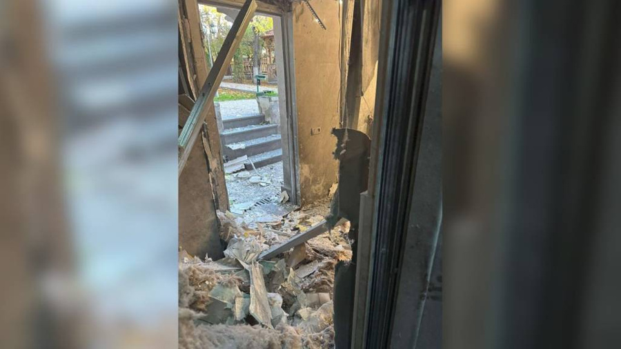 Последствия взрыва в кафе в парке Победы в Ереване. Обложка © Telegram / ЕреваныЧ