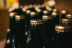 Полицейские в ходе рейда в Ленобласти нашли сотни литров контрафактного алкоголя
