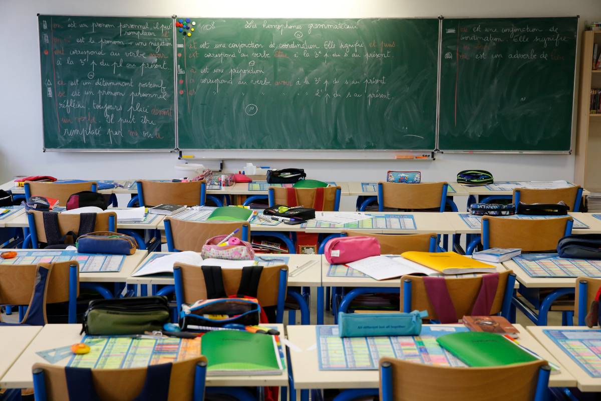 Почти две сотни школьников во Франции отстранили от занятий за оправдание терроризма