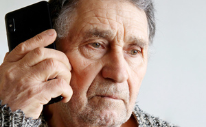 В России предложили создать горячую линию для защиты пенсионеров от телефонных мошенников