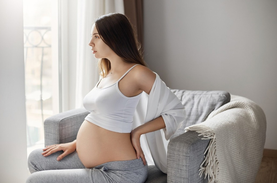 Какие благоприятные моменты может предвещать сон с беременностью. Фото © Freepik / lookstudio