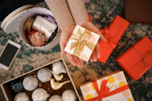 Россиянам назвали способ сэкономить на сладких подарках к Новому году