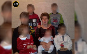 Соседи "самой счастливой мамы" назвали подозрительную деталь в её поведении