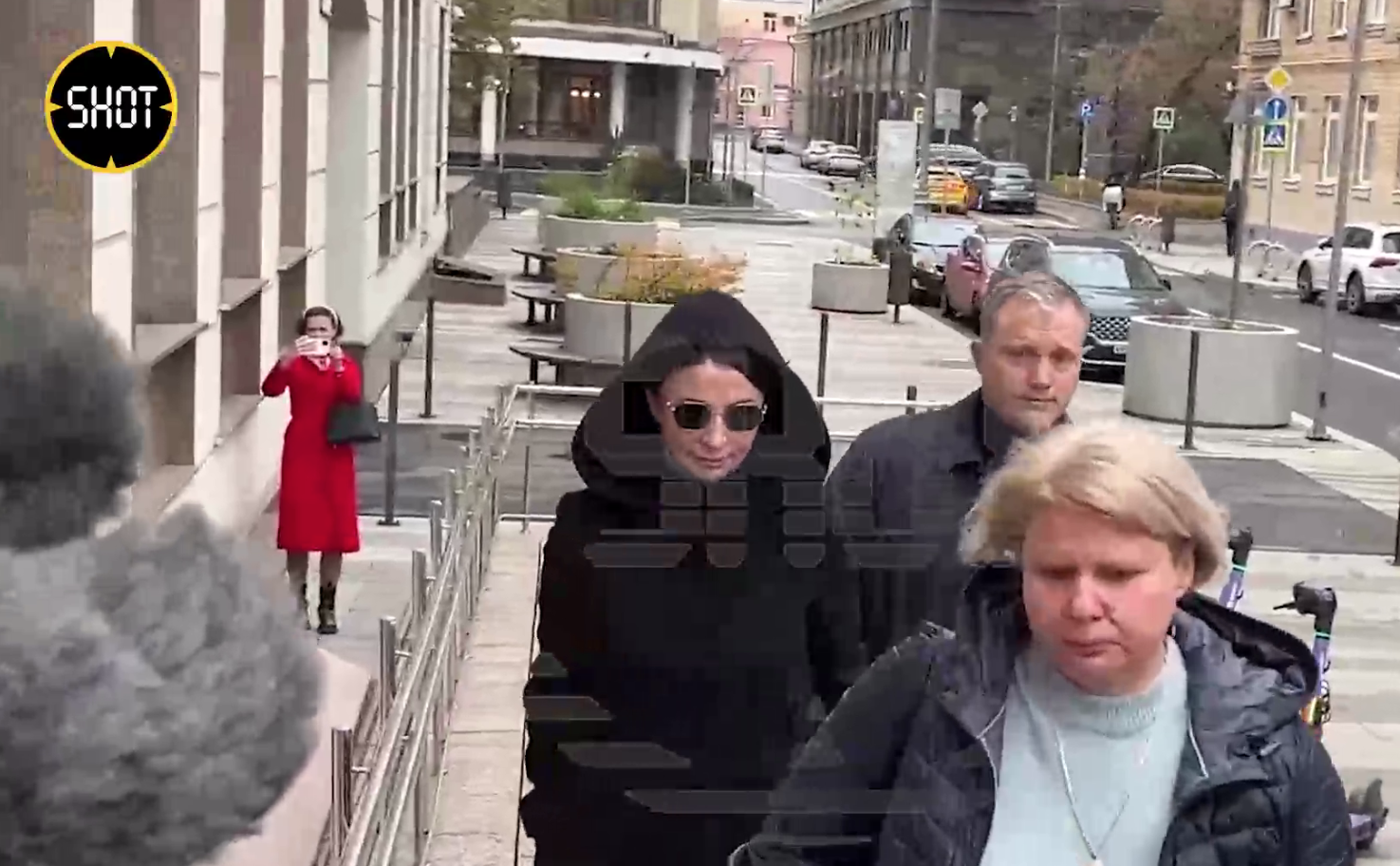 Грустная Блиновская прибыла в суд для рассмотрения продления домашнего ареста