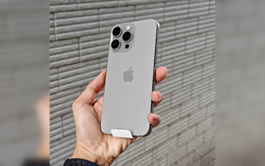 iPhone 15 Pro Max. Обложка © Unsplash / Thai Nguyen