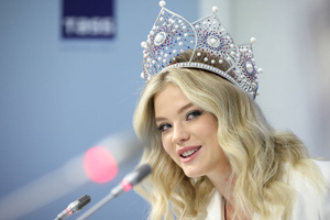 "Мисс Россия" объявила о помолвке с женихом-американцем и показала роскошное кольцо