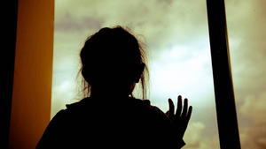 В Амурской области школьница спаслась из плена, выпрыгнув из окна квартиры