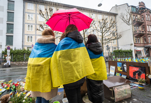 "Муж воюет уже 586 дней": Жёны украинских военных вышли на митинги за демобилизацию