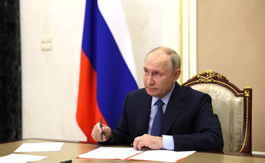 Путин обсудил с Совбезом незаконное попадание оружия с Украины в Россию