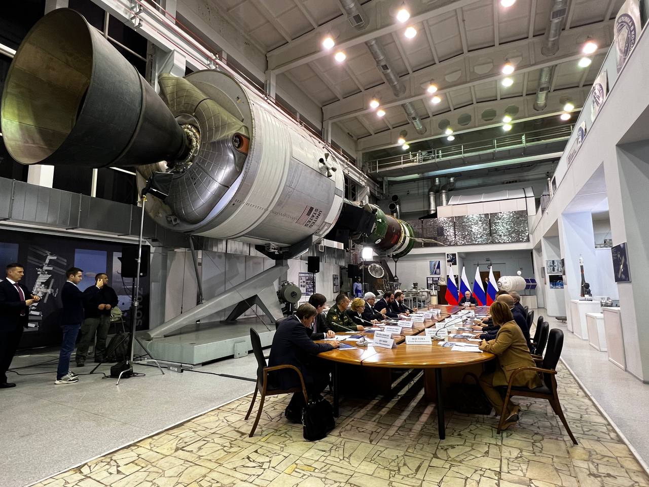 Глава "Роскосмоса" Юрий Борисов сообщил о постепенном переходе к ...