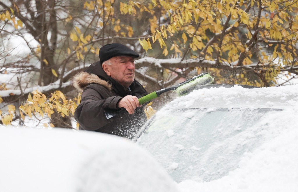 Москвичей предупредили о ледяном дожде, снегопаде и гололедице 