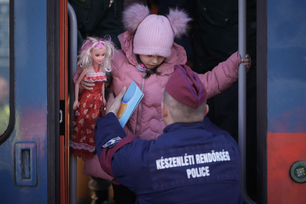 Украинцы попросили Россию помочь вернуть им отобранных Западом детей