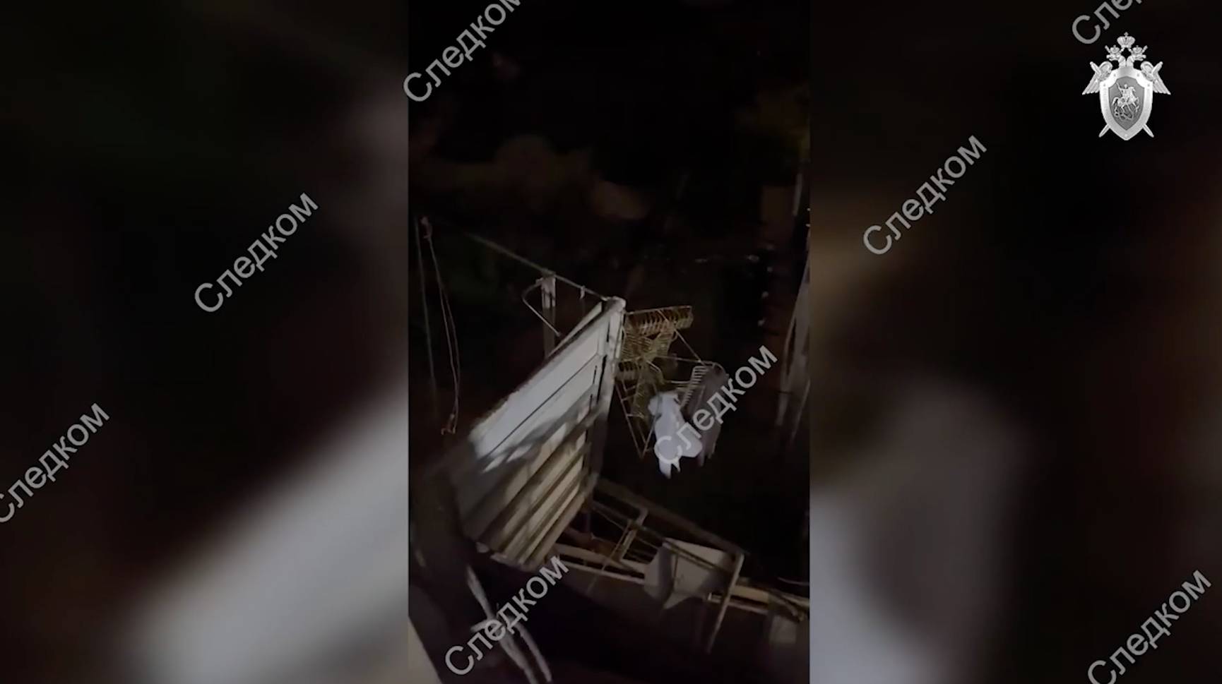 Балкон с людьми обрушился в девятиэтажке на востоке Крыма, два человека погибли