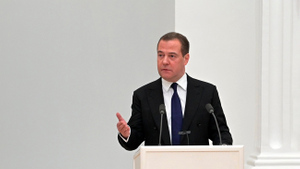 Медведев предрёк договорённость России с США и исчезновение "старушки Европы"