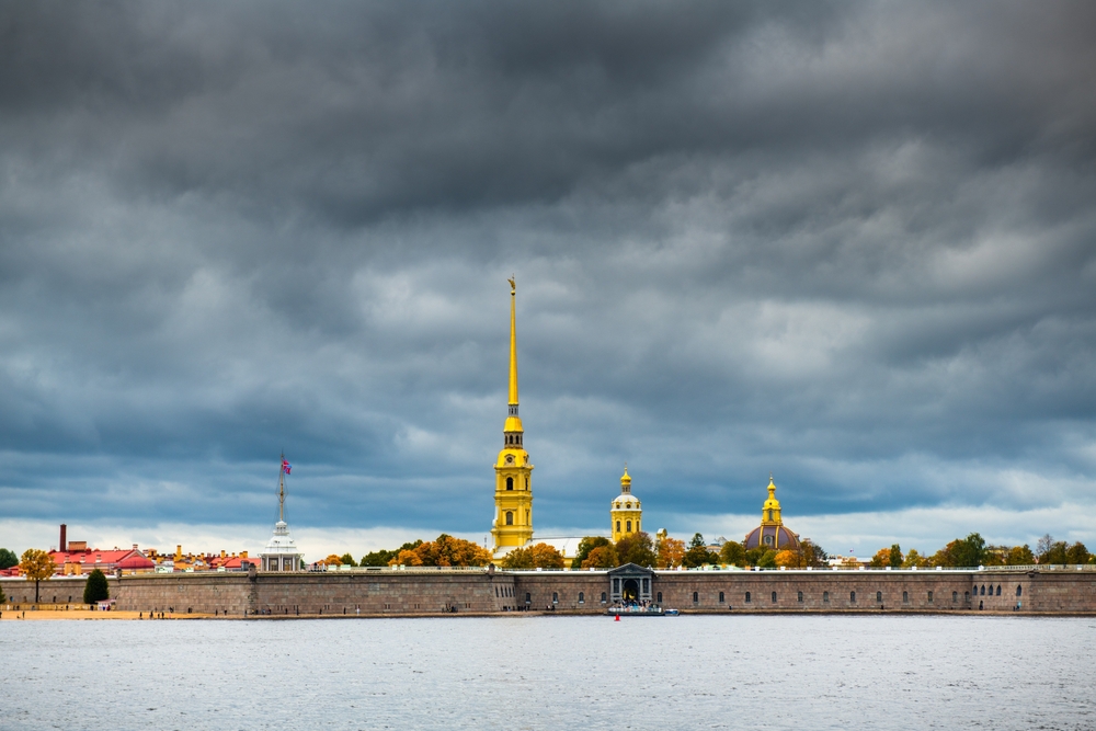 В Петербурге лишили полномочий сразу восемь мундепов за прогулы