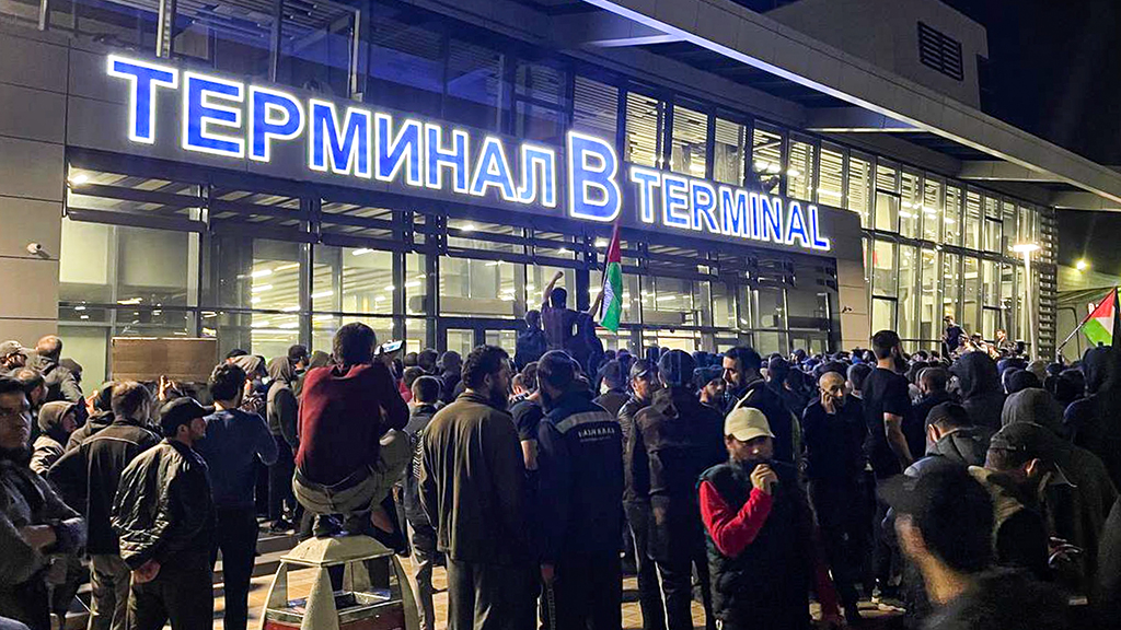 Выводы Путина: Кто и как раскачивает Дагестан и кому понадобился штурм аэропорта