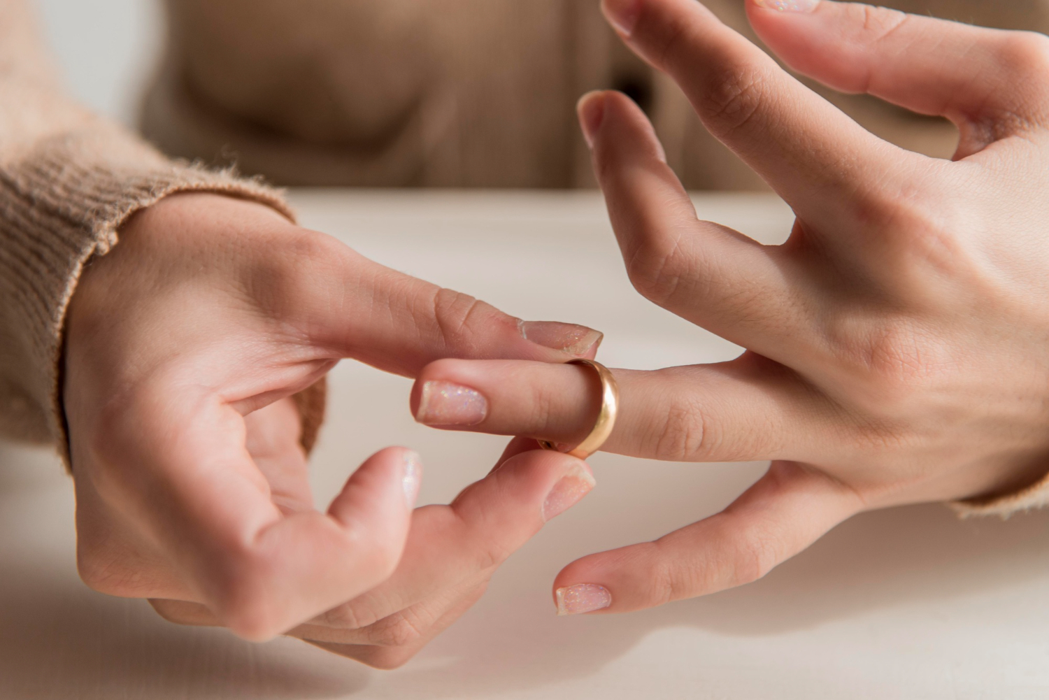 Измерить размер кольца девушке в домашних условиях без погрешности. Фото © Shutterstock