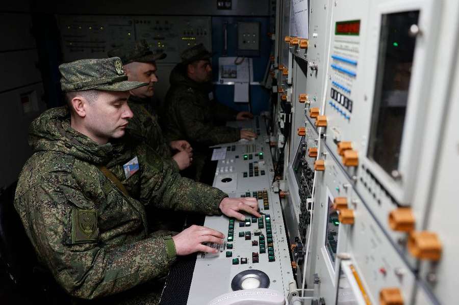 Тренировка дивизиона С-400 "Триумф". Фото © ТАСС / Виталий Невар