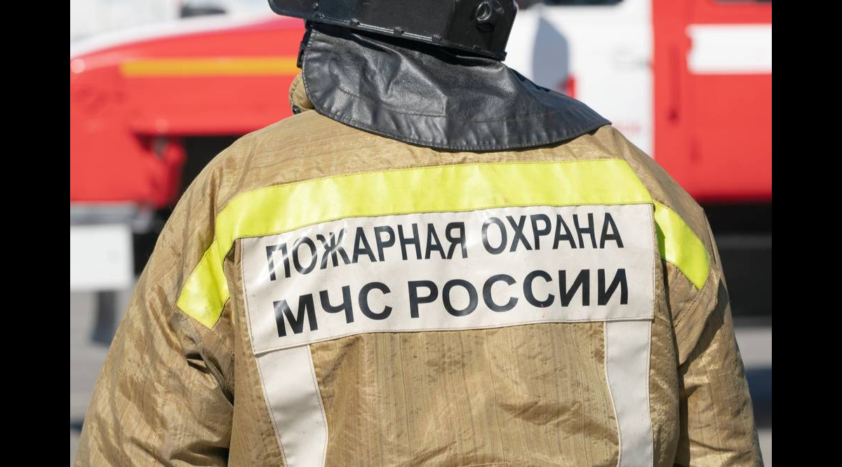 SHOT: Брянский пожарный эмоционально и с матом упал с табуретки во ...