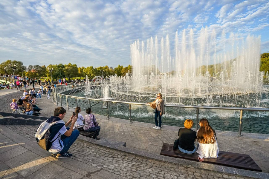 Фонтан в Москве. Обложка © Telegram / Городское хозяйство Москвы