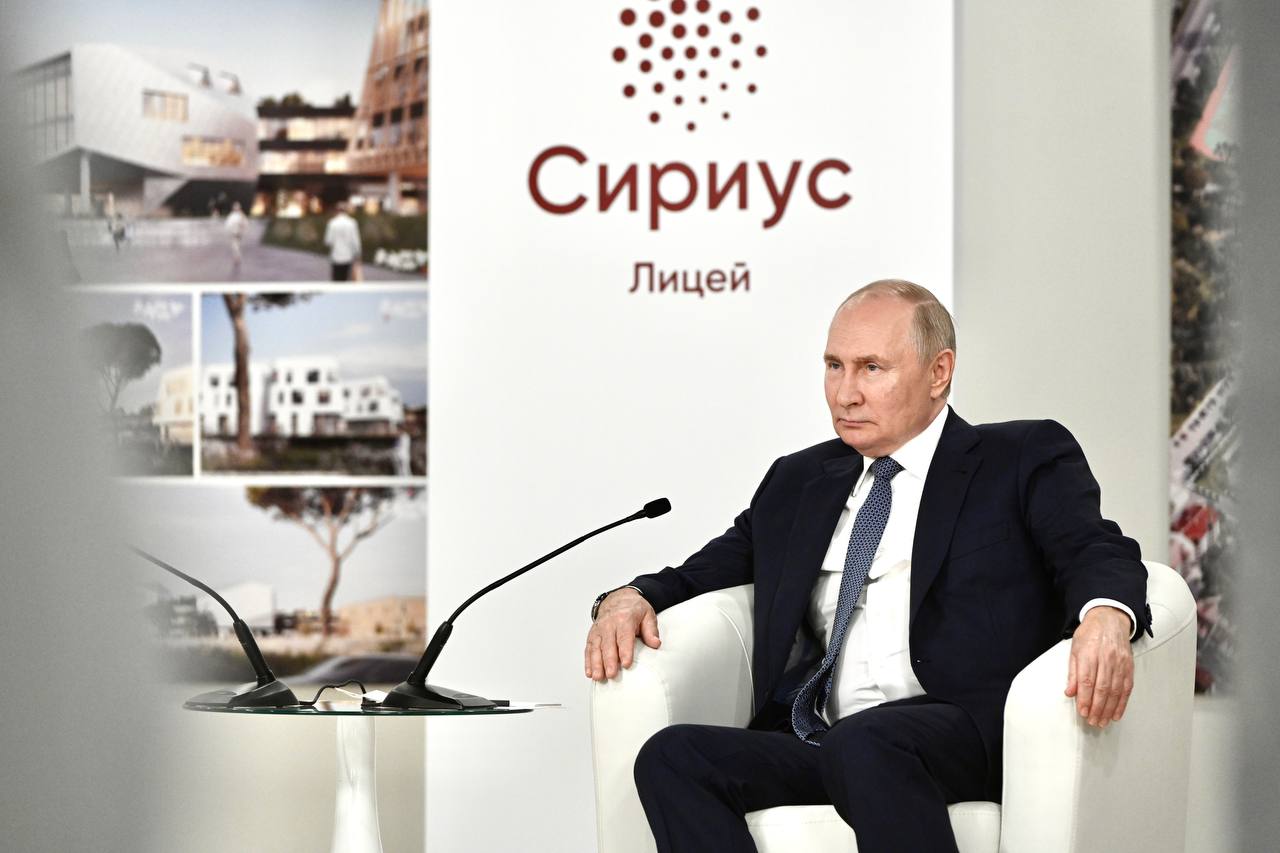 Путин указал на важность создания условий для интеграции мигрантов в культуру России