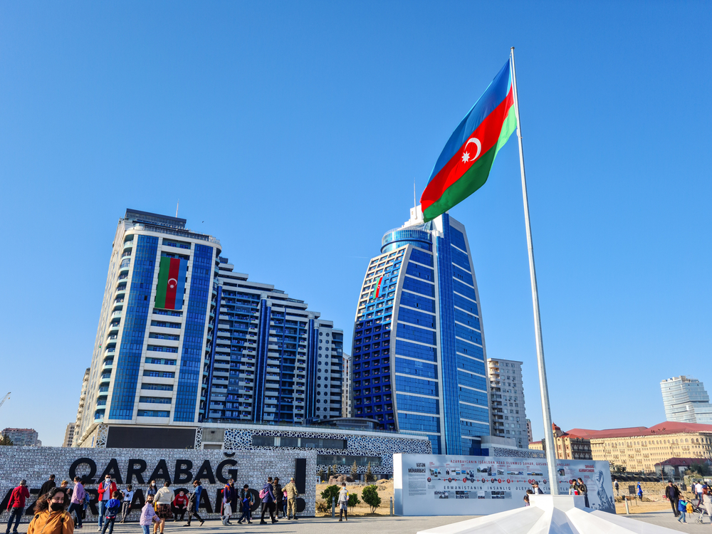 Азербайджан отказался. Флаг Баку. Armenian Flag in Baku.