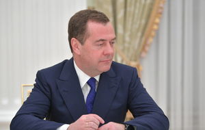 Медведев: Набор контрактников в ВС РФ идёт несколько лучше, чем ожидалось
